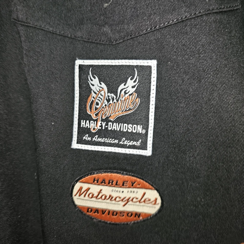 Harley-Davidson Black Short Sleeve Button-Up Shirt with Orange Logo Patches - Picture 5 of 8
